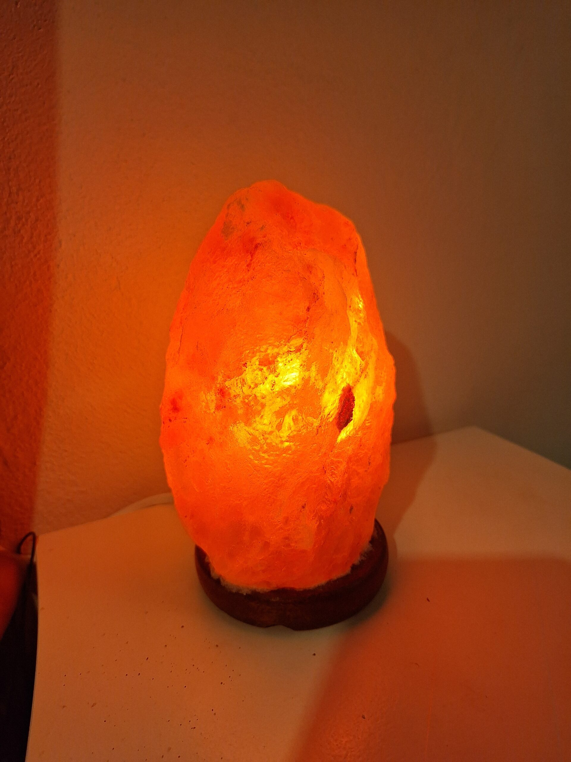 Salzlampe a rock lamp on a table
