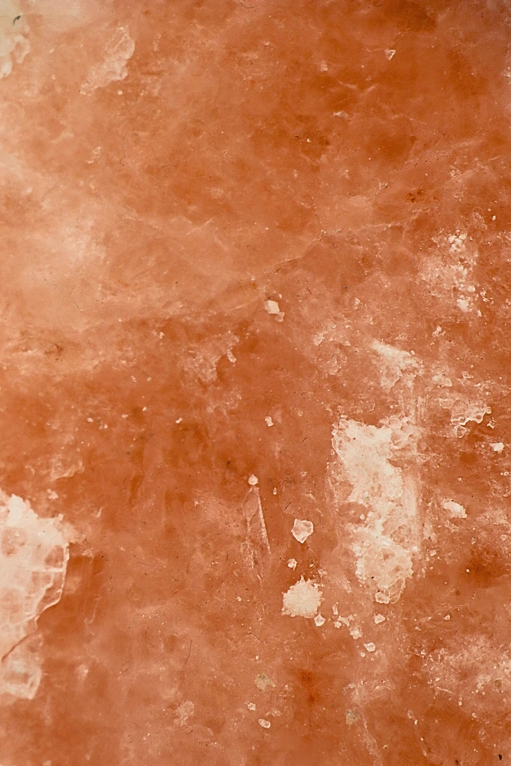 Salzlampe a close up of a salt lamp