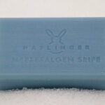 Seife aus Meeresalgen, blaue Farbe.