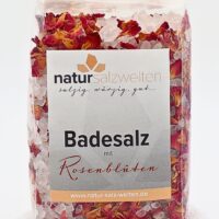 Badesalz mit Rosenblüten